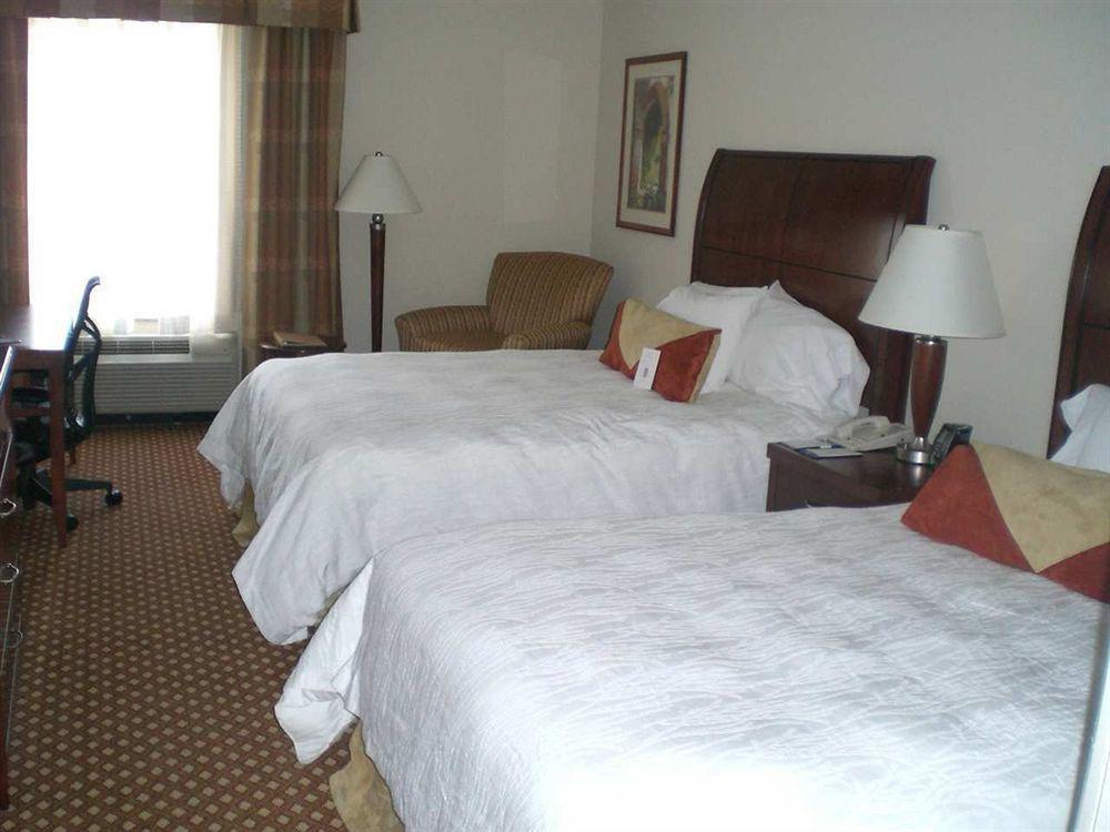 Hilton Garden Inn-Newburgh/Stewart Airport Room photo