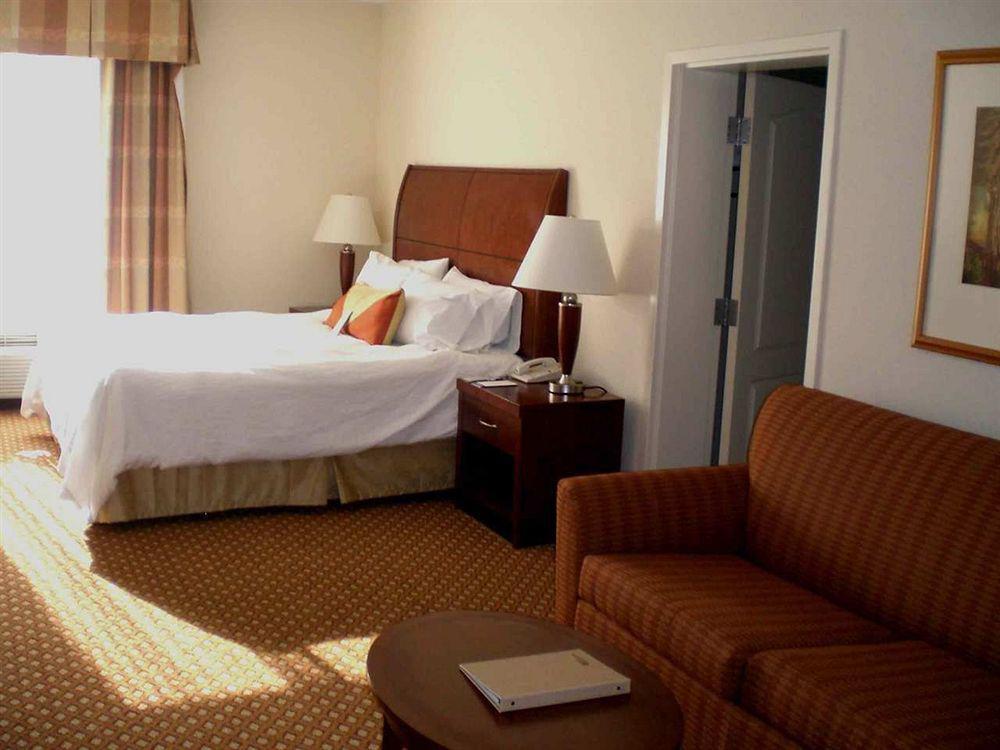 Hilton Garden Inn-Newburgh/Stewart Airport Room photo